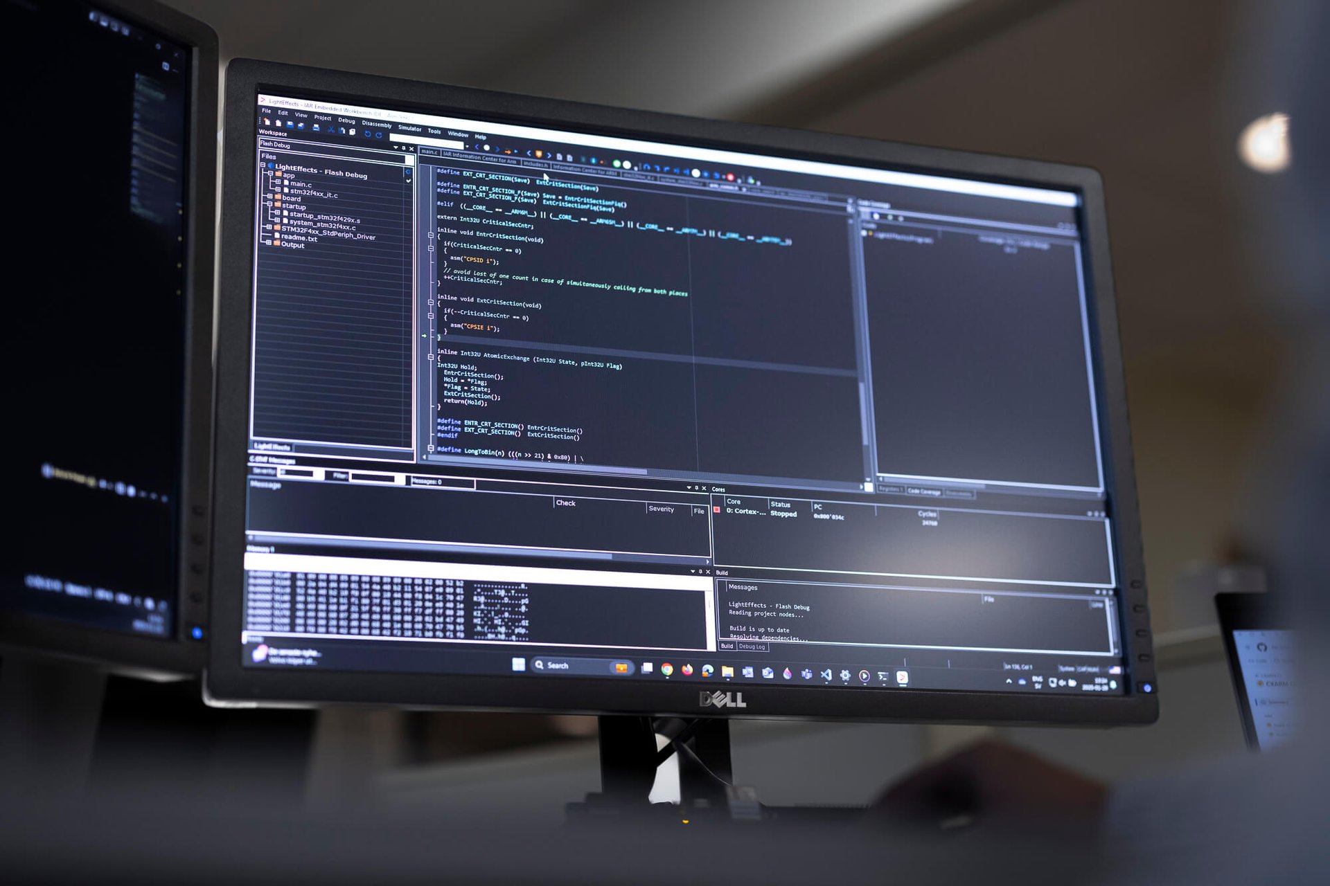 <span id="hs_cos_wrapper_name" class="hs_cos_wrapper hs_cos_wrapper_meta_field hs_cos_wrapper_type_text" style="" data-hs-cos-general-type="meta_field" data-hs-cos-type="text" >코드에 집중을 유지하는 법</span>