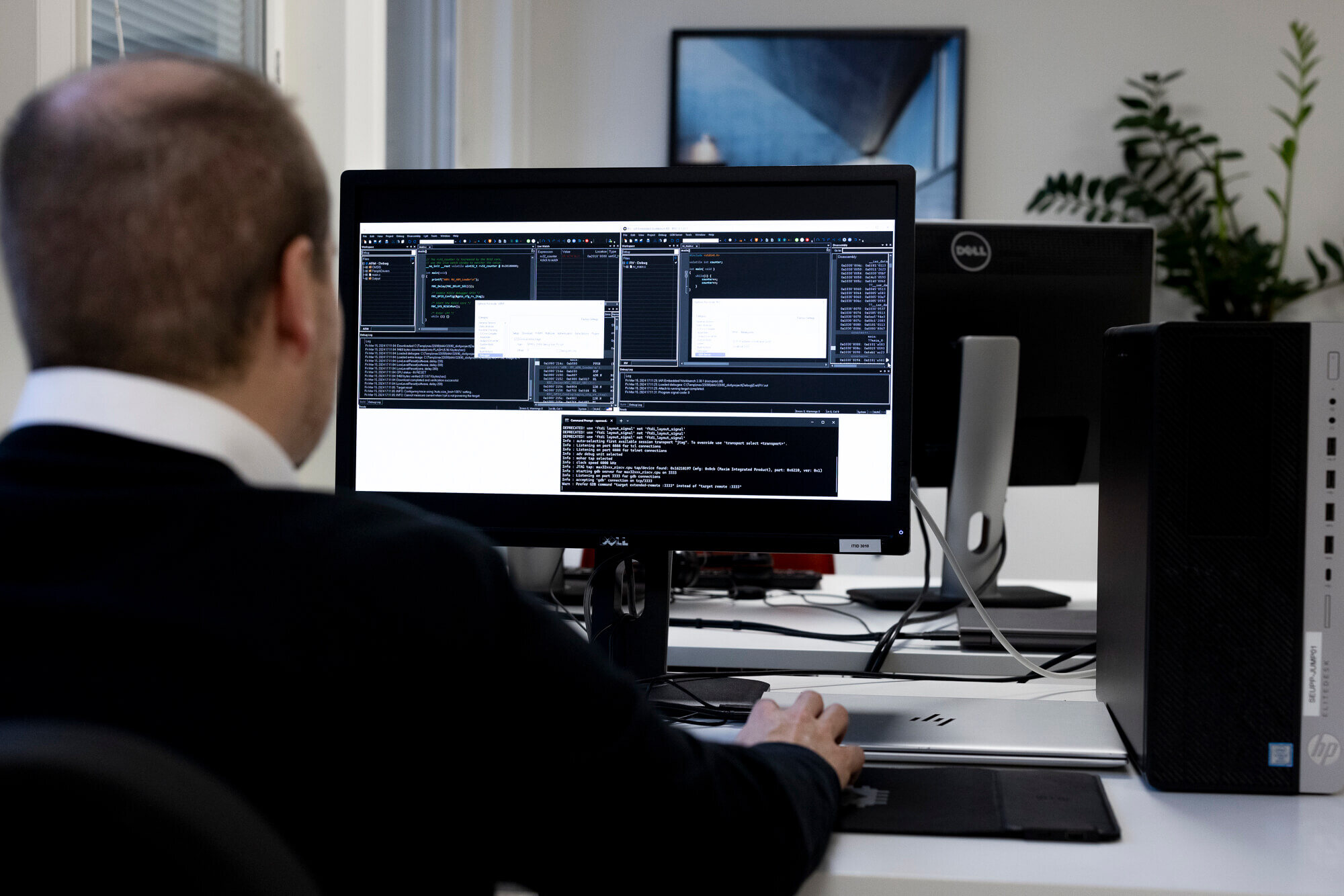 Debugging and trace | IAR